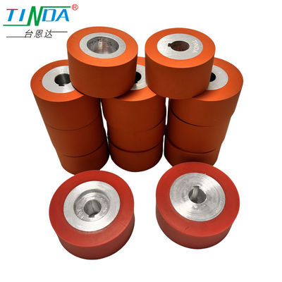 مقاومت بالا در برابر فرسایش رول های تغذیه ای لاستیکی شده تحمل تا 0.02 میلی متر برای عملکرد طولانی مدت